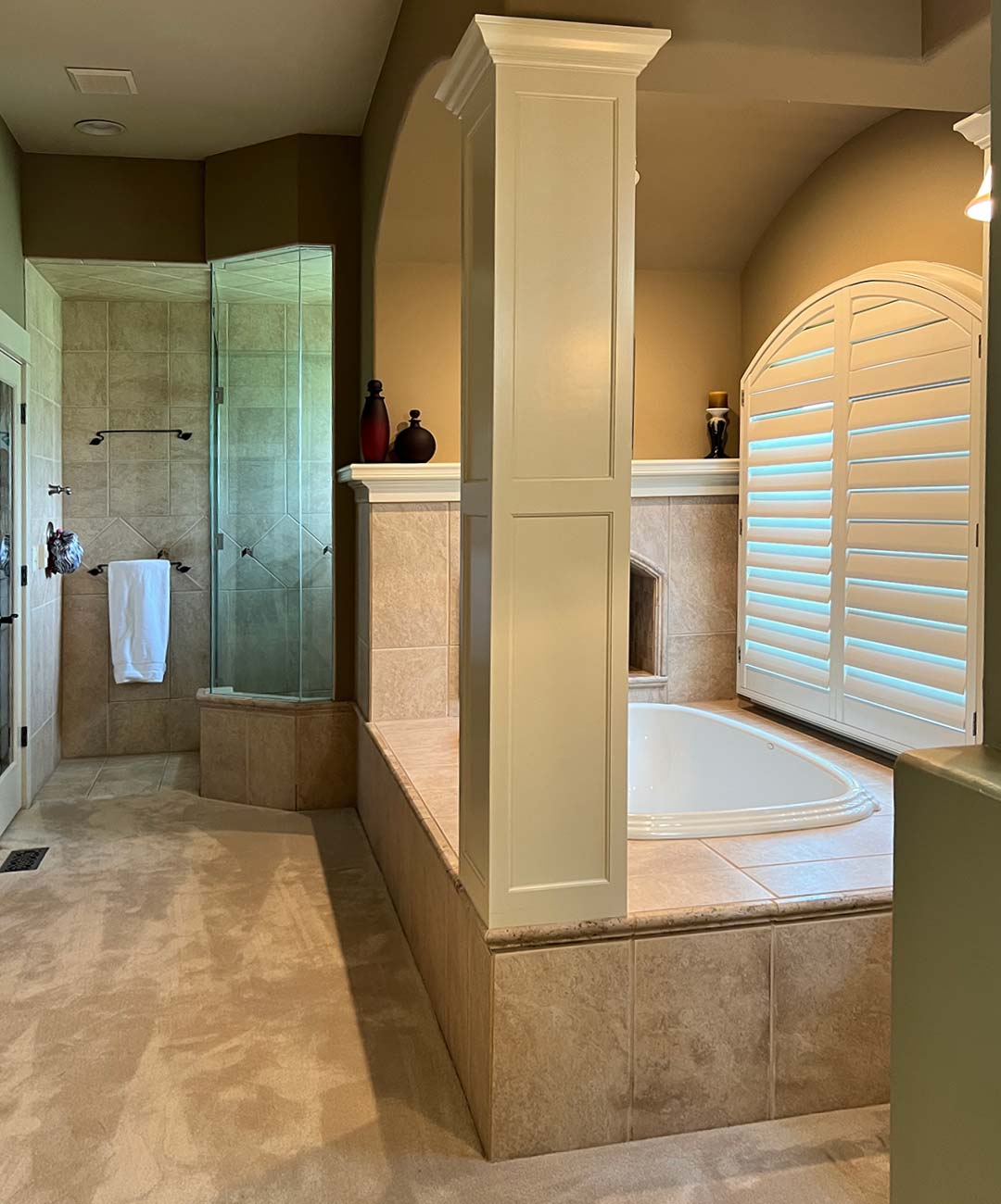 Primary bathroom's tub & shower 'before' image - J. Reiko Design + Co - Three Eagles Drive Project - before and after of a rustic and traditional mediterranean-inspired home in Fort Collins, Colorado